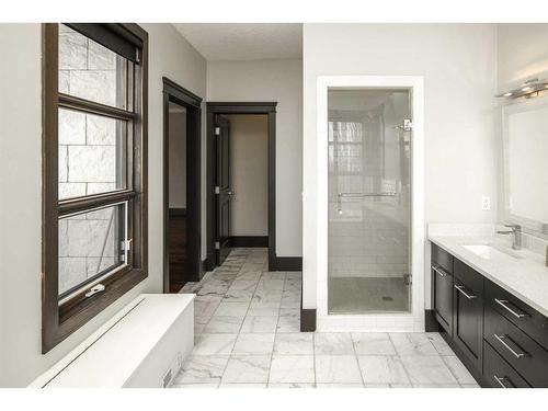 3524 8 Avenue Nw, Calgary, AB - Indoor Photo Showing Bathroom