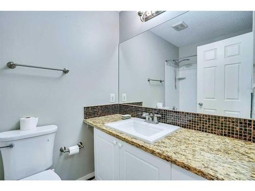 71 Mt Aberdeen Link Se, Calgary, AB - Indoor Photo Showing Bathroom