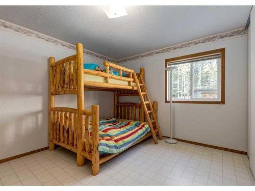 33567 Highway 584, Rural Mountain View County, AB - Indoor Photo Showing Bedroom