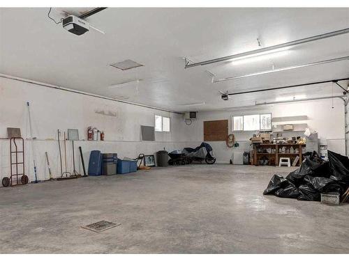 33567 Highway 584, Rural Mountain View County, AB - Indoor Photo Showing Garage