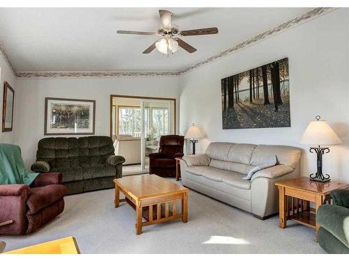 33567 Highway 584, Rural Mountain View County, AB - Indoor Photo Showing Living Room