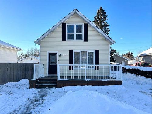 231 4 Avenue Se, Three Hills, AB - Outdoor With Deck Patio Veranda