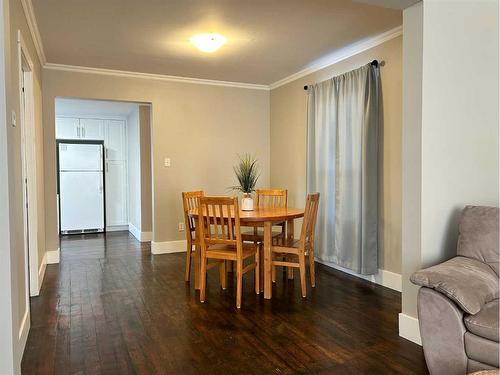 231 4 Avenue Se, Three Hills, AB - Indoor Photo Showing Dining Room