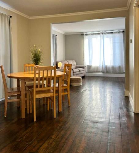 231 4 Avenue Se, Three Hills, AB - Indoor Photo Showing Dining Room