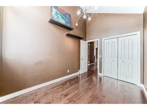 4432 20 Avenue Nw, Calgary, AB - Indoor Photo Showing Other Room