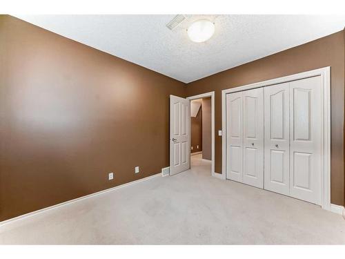 4432 20 Avenue Nw, Calgary, AB - Indoor Photo Showing Other Room