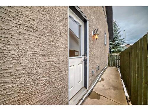 4432 20 Avenue Nw, Calgary, AB - Outdoor