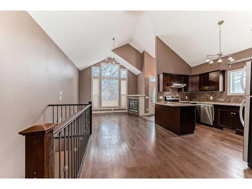 4432 20 Avenue Nw, Calgary, AB - Indoor Photo Showing Kitchen