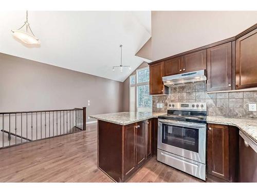 4432 20 Avenue Nw, Calgary, AB - Indoor Photo Showing Kitchen