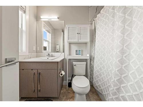 129-30 Cornerstone Manor Ne, Calgary, AB - Indoor Photo Showing Bathroom