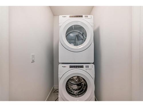 7522 202 Avenue Se, Calgary, AB - Indoor Photo Showing Laundry Room