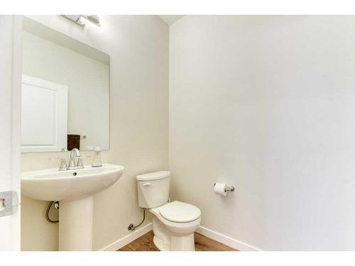 81 Legacy Reach Crescent Se, Calgary, AB - Indoor Photo Showing Bathroom