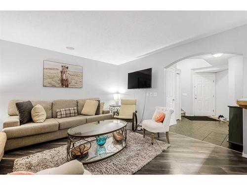 187 Panamount Heights Nw, Calgary, AB - Indoor Photo Showing Living Room