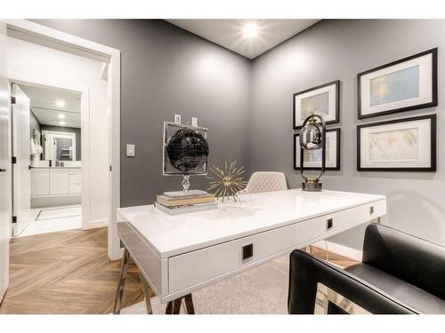 114-8505 Broadcast Avenue Sw, Calgary, AB - Indoor Photo Showing Bathroom