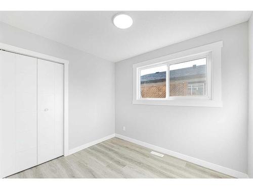 3239 Dovercliffe Road Se, Calgary, AB - Indoor Photo Showing Other Room