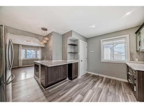 314 33 Avenue Ne, Calgary, AB - Indoor Photo Showing Kitchen