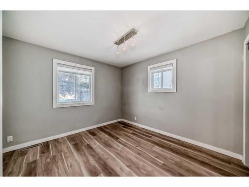 314 33 Avenue Ne, Calgary, AB - Indoor Photo Showing Other Room