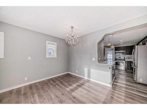 314 33 Avenue Ne, Calgary, AB - Indoor