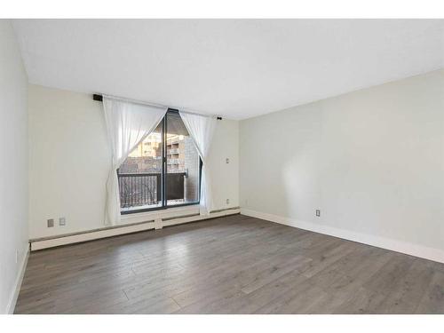 304-30 Mchugh Court Ne, Calgary, AB - Indoor Photo Showing Other Room