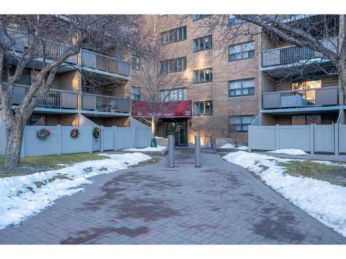 304-30 Mchugh Court Ne, Calgary, AB - Outdoor With Balcony