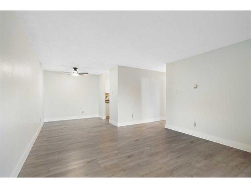 304-30 Mchugh Court Ne, Calgary, AB - Indoor Photo Showing Other Room