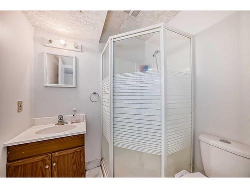 68 Martinbrook Link Ne, Calgary, AB - Indoor Photo Showing Bathroom