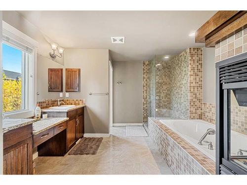 8220 9 Avenue Sw, Calgary, AB - Indoor Photo Showing Bathroom