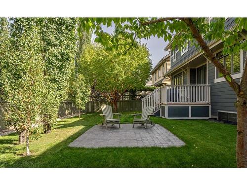 8220 9 Avenue Sw, Calgary, AB - Outdoor With Backyard