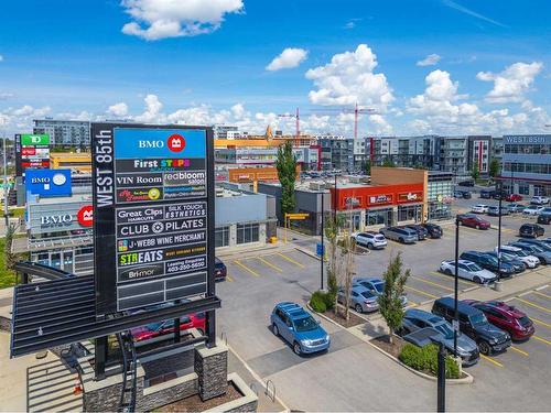 8220 9 Avenue Sw, Calgary, AB - Outdoor With View