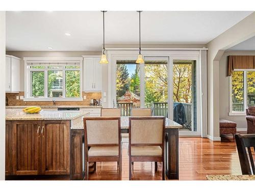 8220 9 Avenue Sw, Calgary, AB - Indoor Photo Showing Dining Room