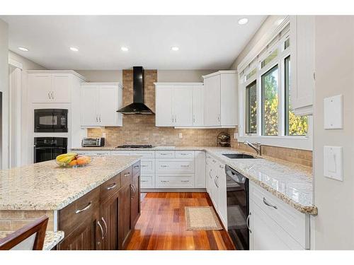 8220 9 Avenue Sw, Calgary, AB - Indoor Photo Showing Kitchen With Upgraded Kitchen