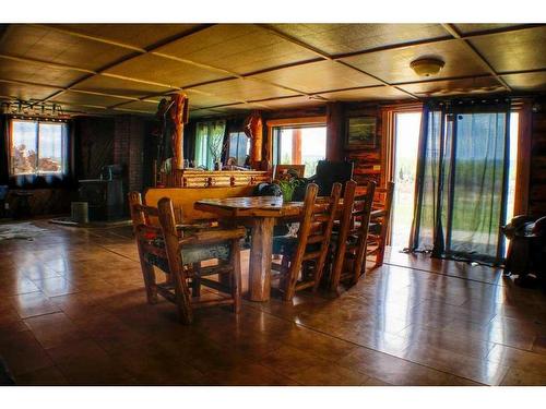 7063 584 Highway, Sundre, AB - Indoor Photo Showing Dining Room