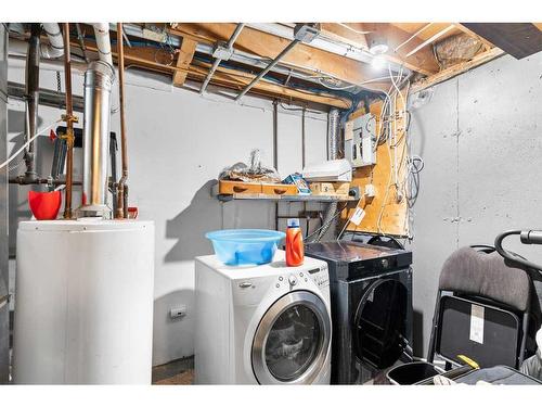 802-919 38 Street Ne, Calgary, AB - Indoor Photo Showing Laundry Room