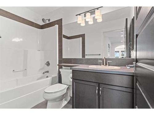 134 Rainbow Falls Blvd, Chestermere, AB - Indoor Photo Showing Bathroom