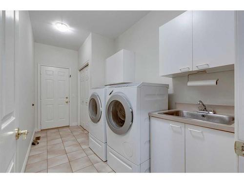 115-5555 Elbow Drive Sw, Calgary, AB - Indoor Photo Showing Laundry Room