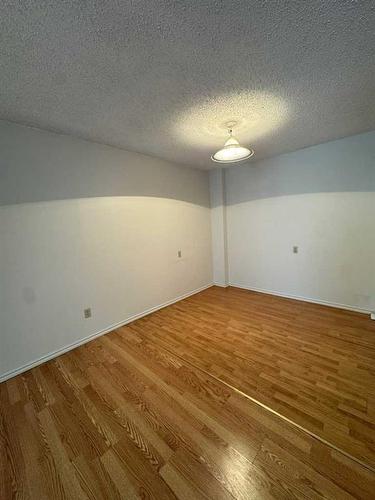 1510-4944 Dalton Drive Nw, Calgary, AB - Indoor Photo Showing Other Room