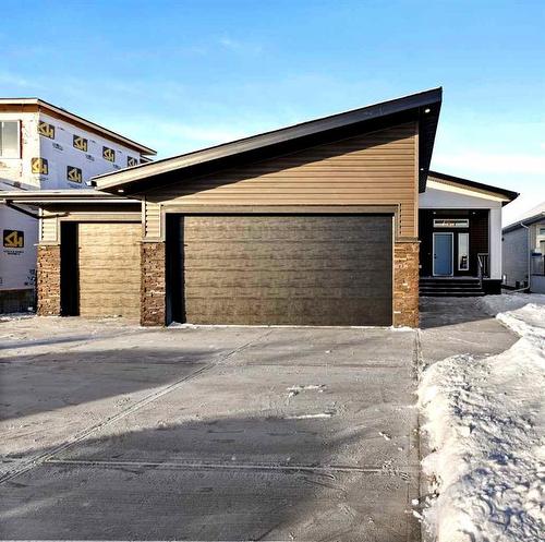 18 Williams Avenue, Olds, AB - Outdoor