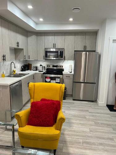 19 Walcrest Row Se, Calgary, AB - Indoor Photo Showing Kitchen