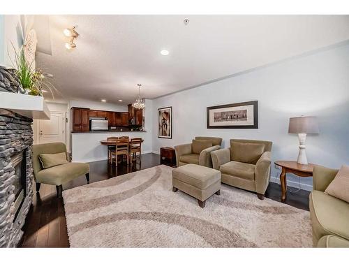 116-30 Discovery Ridge Close Sw, Calgary, AB - Indoor Photo Showing Living Room