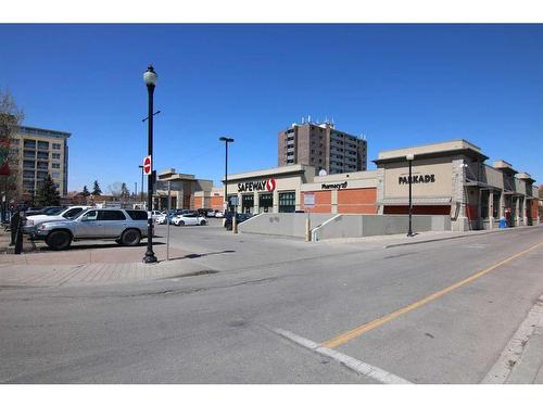 123-823 5 Avenue Nw, Calgary, AB - Outdoor