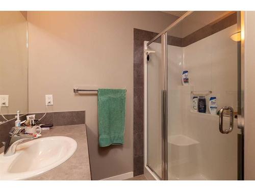 72 New Brighton Point Se, Calgary, AB - Indoor Photo Showing Bathroom