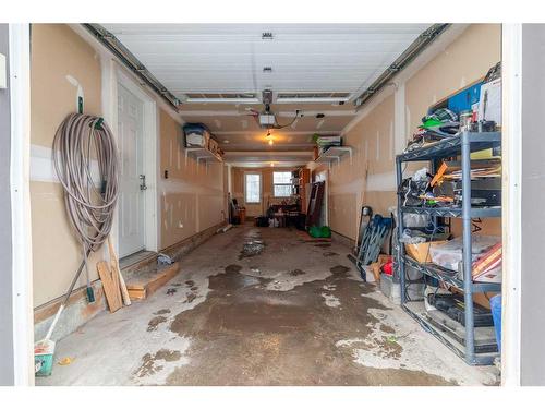 72 New Brighton Point Se, Calgary, AB - Indoor Photo Showing Garage