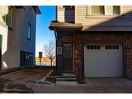 72 New Brighton Point Se, Calgary, AB - Indoor Photo Showing Kitchen