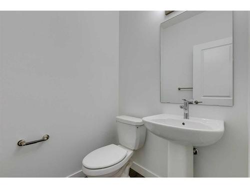 224 Sora Terrace Se, Calgary, AB - Indoor Photo Showing Bathroom