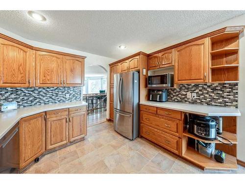 1510 11 Avenue Se, High River, AB - Indoor Photo Showing Kitchen