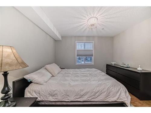 3106-3000 Millrise Point Sw, Calgary, AB - Indoor Photo Showing Bedroom