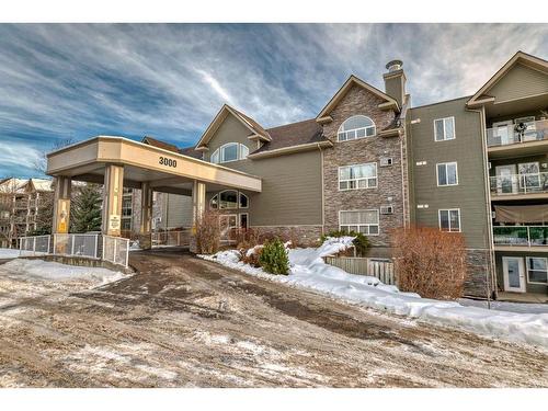 3106-3000 Millrise Point Sw, Calgary, AB - Outdoor