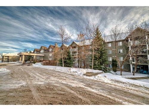 3106-3000 Millrise Point Sw, Calgary, AB - Outdoor