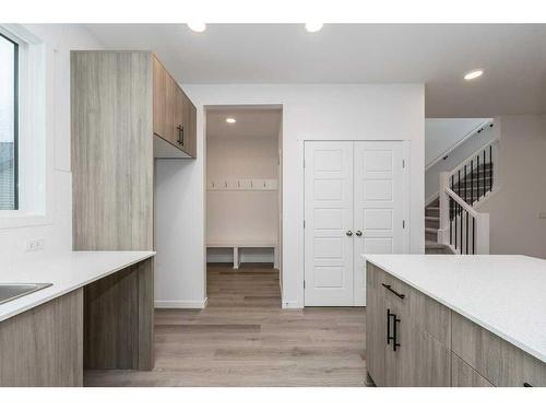 822 Creekside Boulevard Sw, Calgary, AB - Indoor Photo Showing Kitchen