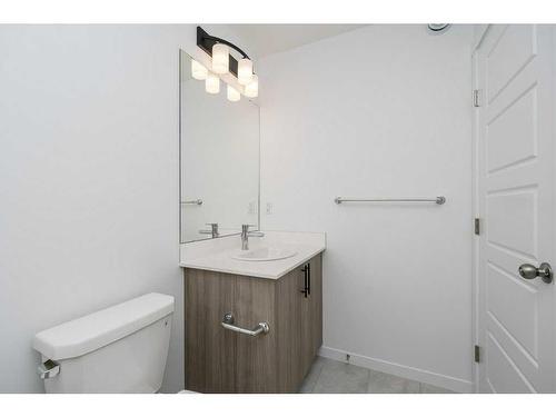 822 Creekside Boulevard Sw, Calgary, AB - Indoor Photo Showing Bathroom